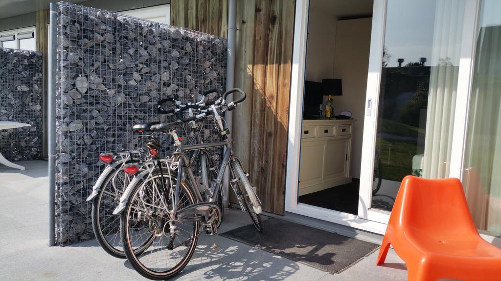 'T Strandhuys En De Vuurtoren, Met Eigen Keuken, Zonnig Terras Nabij Dorp, Duinen En Strand, Incl Verwarmd Binnen Zwembad Холум Екстериор снимка