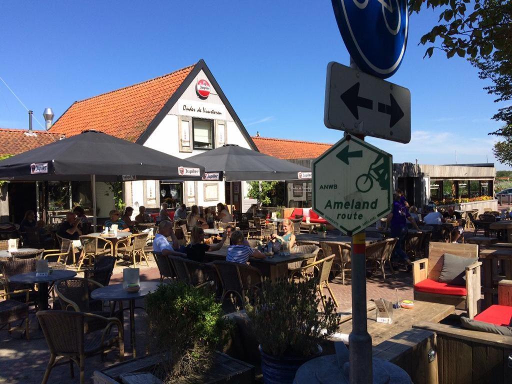 'T Strandhuys En De Vuurtoren, Met Eigen Keuken, Zonnig Terras Nabij Dorp, Duinen En Strand, Incl Verwarmd Binnen Zwembad Холум Екстериор снимка