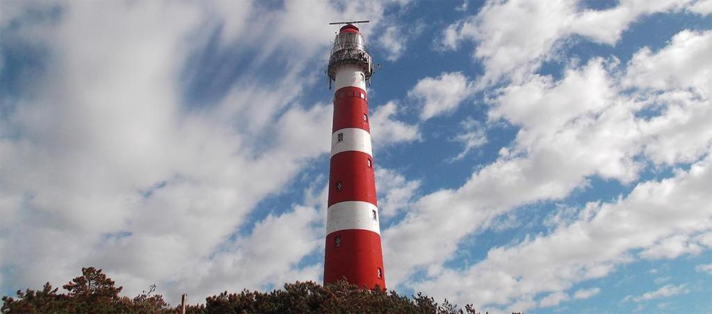 'T Strandhuys En De Vuurtoren, Met Eigen Keuken, Zonnig Terras Nabij Dorp, Duinen En Strand, Incl Verwarmd Binnen Zwembad Холум Екстериор снимка